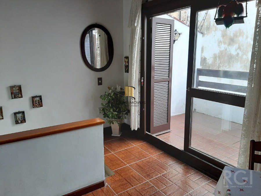 Casa para Venda - 136.6m², 4 dormitórios, 2 vagas - Rio Branco