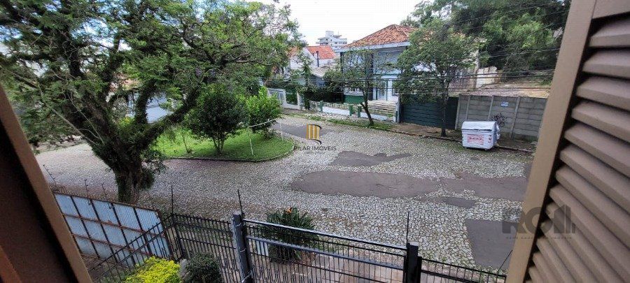 Apartamento de 2 dormitórios grande com suite, sacada fechada com churrasqueira, elevador, garagem, no Bairro São João / Higienópolis