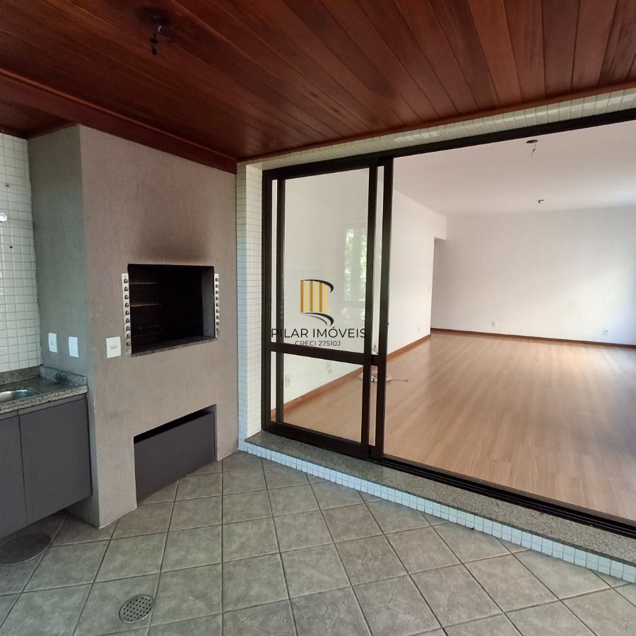 VENDA apartamento de 3 dormitórios, no bairro Moinhos de Vento, com 158 m² de área privativa