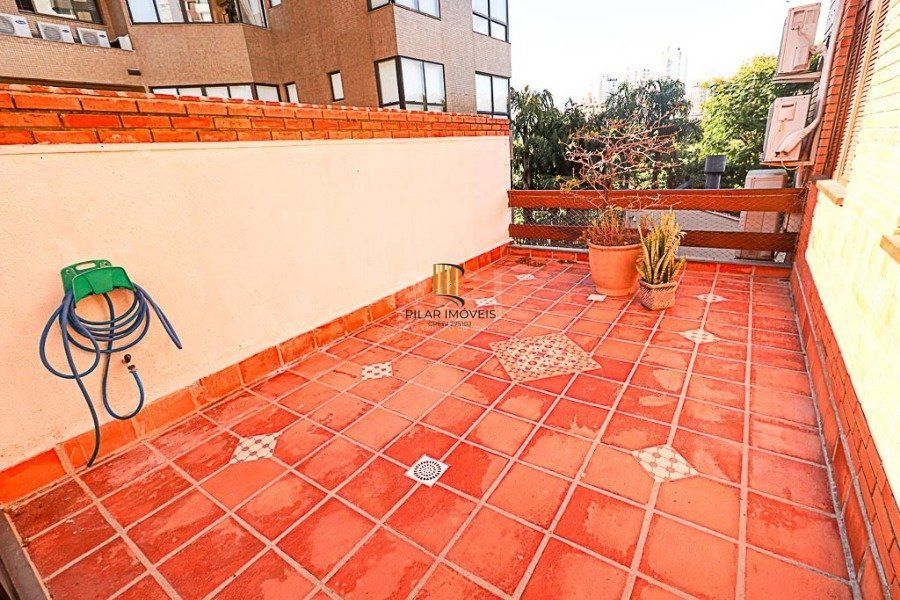 Excelente apartamento de 3 dormitórios , uma suíte , próximo ao Grêmio Náutico União de Petrópolis,