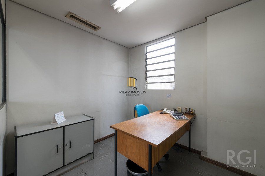 Predio para Venda - 2203.23m², 0 dormitórios, 30 vagas - São João