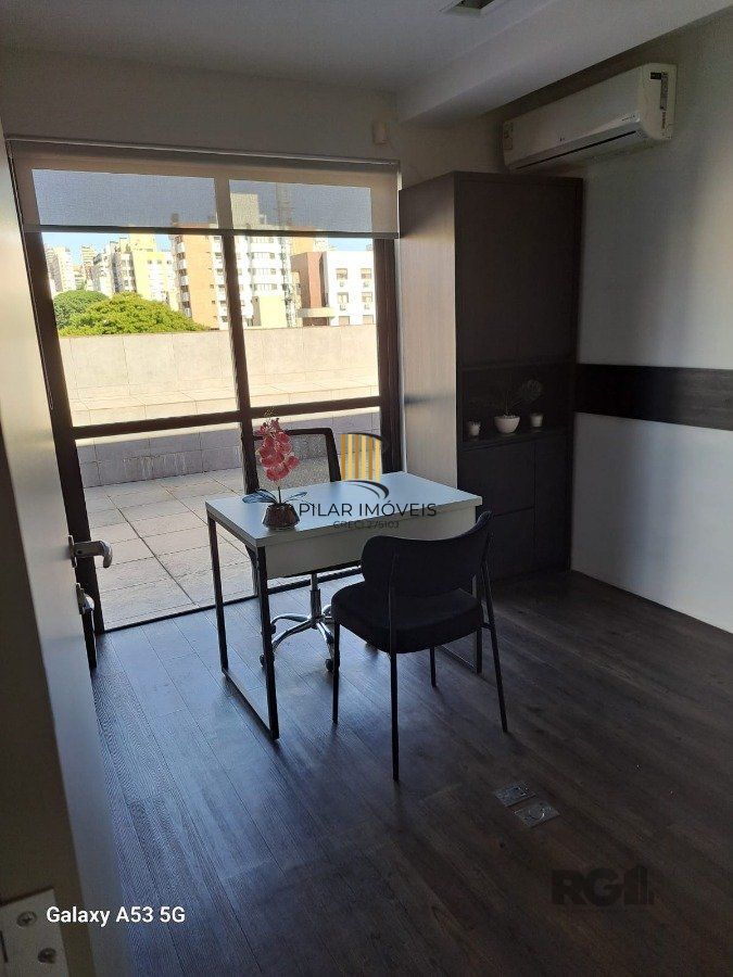 SALA COM 205,21 M2 DUAS VAGAS NA AUXILIADORA 