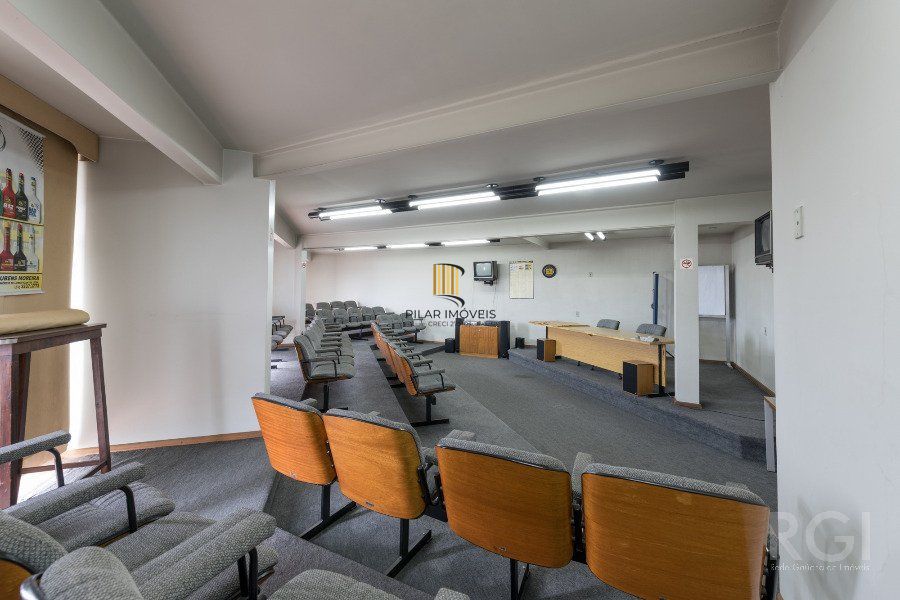 Predio para Venda - 2203.23m², 0 dormitórios, 30 vagas - São João