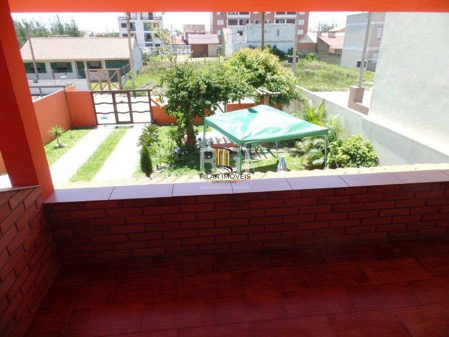 Casa para Venda - 180m², 3 dormitórios, sendo 1 suites, 2 vagas - Zona Nova