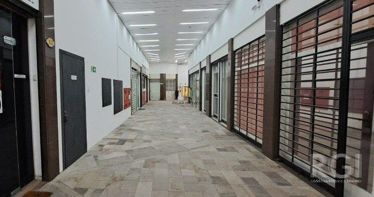 SALA COM 44,63M2 COM MEZANINO NA GOETH