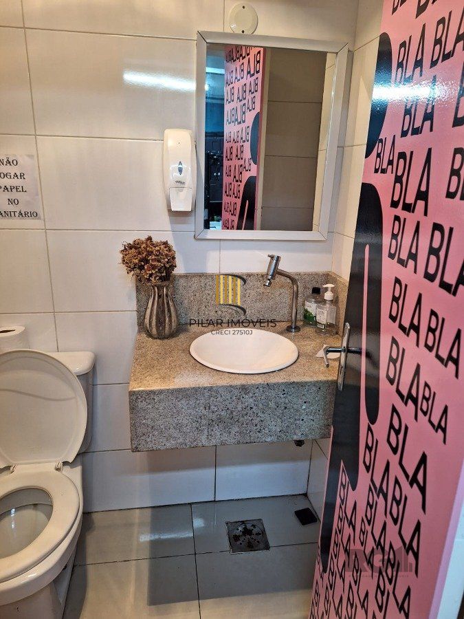 Casa Comercial 3 dormitórios no bairro Menino Deus