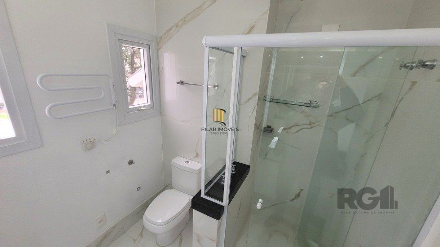 Venda, casa com 3 dormitórios, sendo 2 suítes, piscina, opção para 4º dormitório, 4 vagas, na Chácara das pedras, Porto Alegre RS