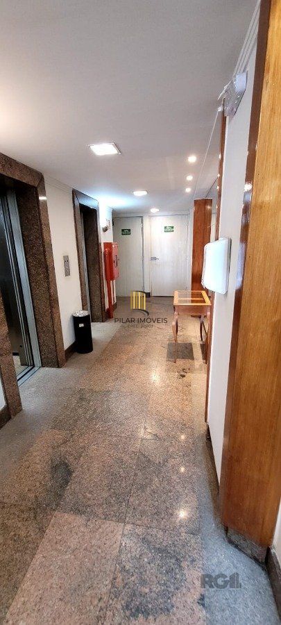 SALA AMPLA COM 73M² PRIVATIVOS, CENTRO PORTO ALEGRE, GARAGEM, ELEVADOR