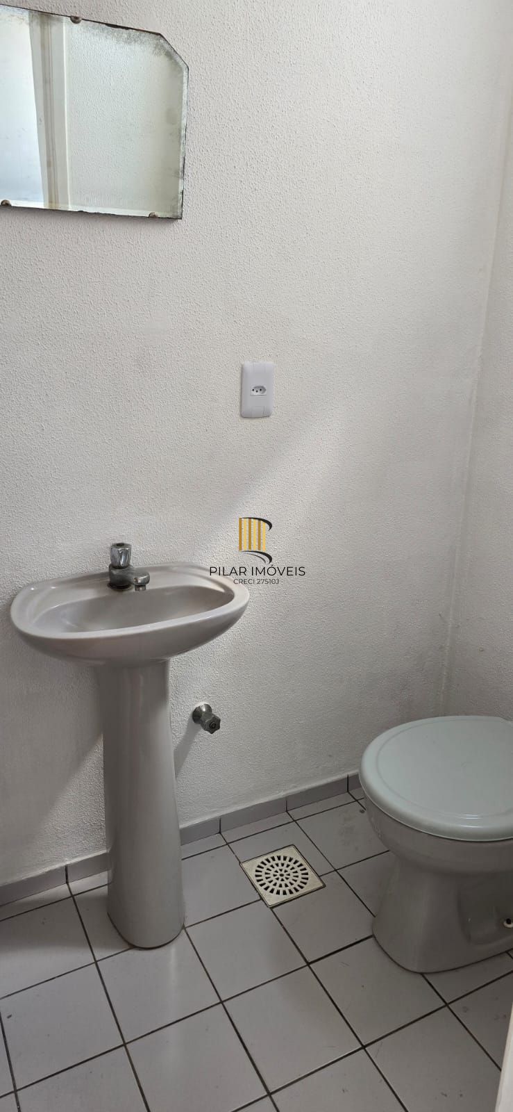 Excelente sala comercial de frente para a av. Polonia,