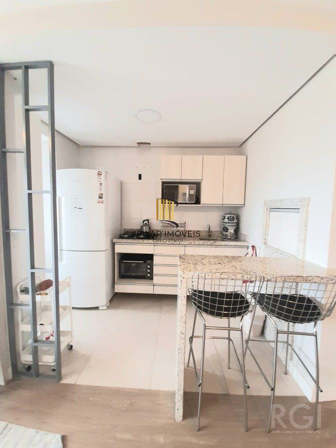 APARTAMENTO  VENDA de  2 dormitórios, suíte,  Medianeira,  1 vaga de garagem escriturada