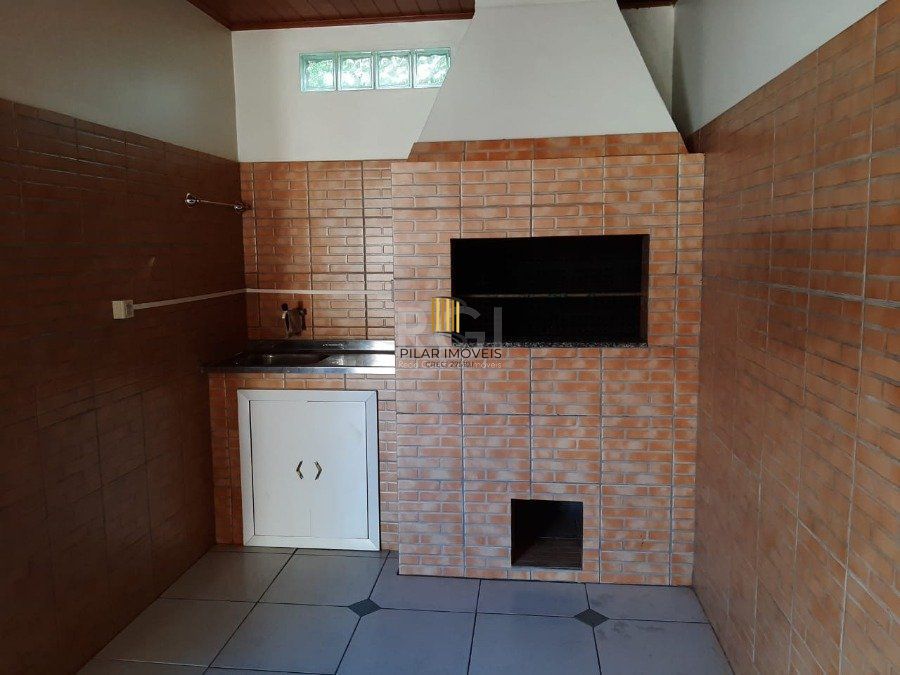 Casa para Venda - 150m², 3 dormitórios, sendo 1 suites, 4 vagas - Floresta