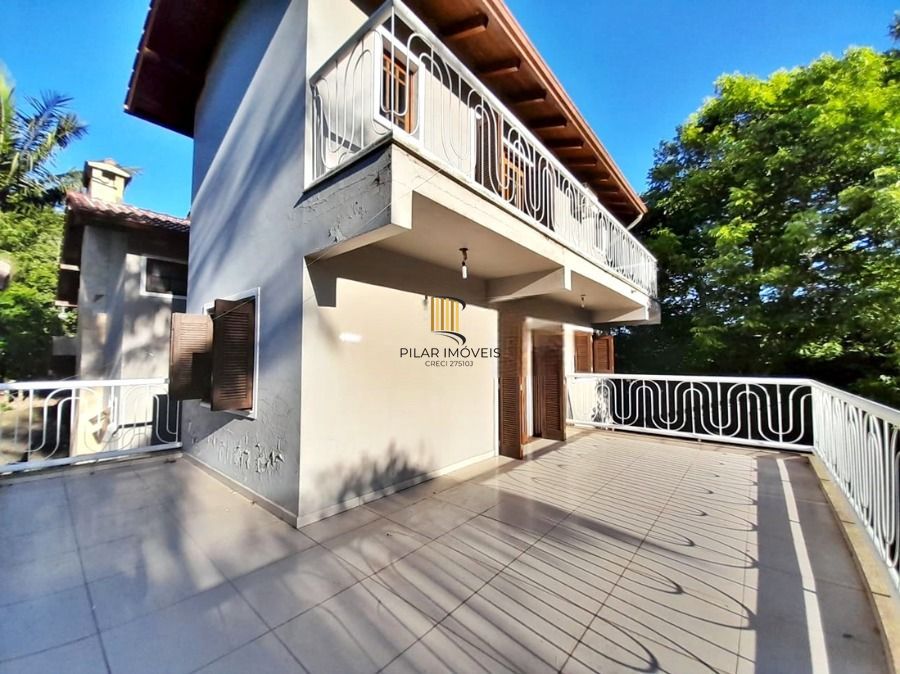 Casa 5 dormitórios no bairro Vila Nova