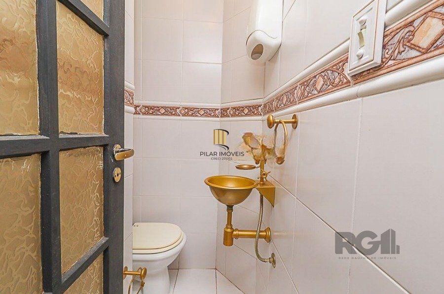 Apartamento de 2 Dormitórios no bairro Auxiliadora, próximo a Plínio Brasil Milano ,  com 1 vaga,