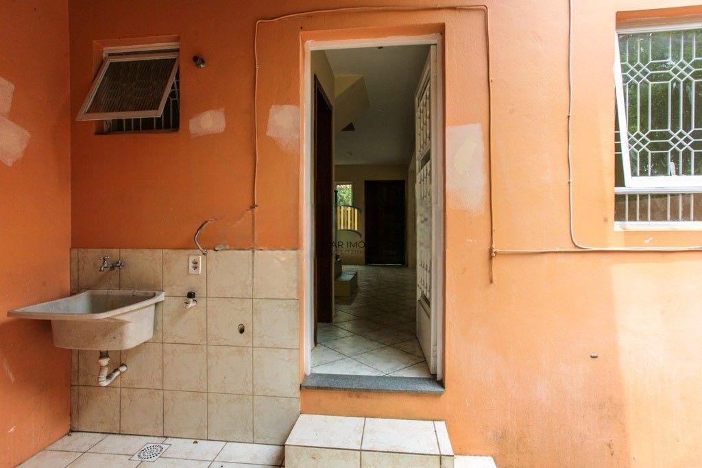 Casa de Condomínio 3 dormitórios no bairro Lomba do Pinheiro