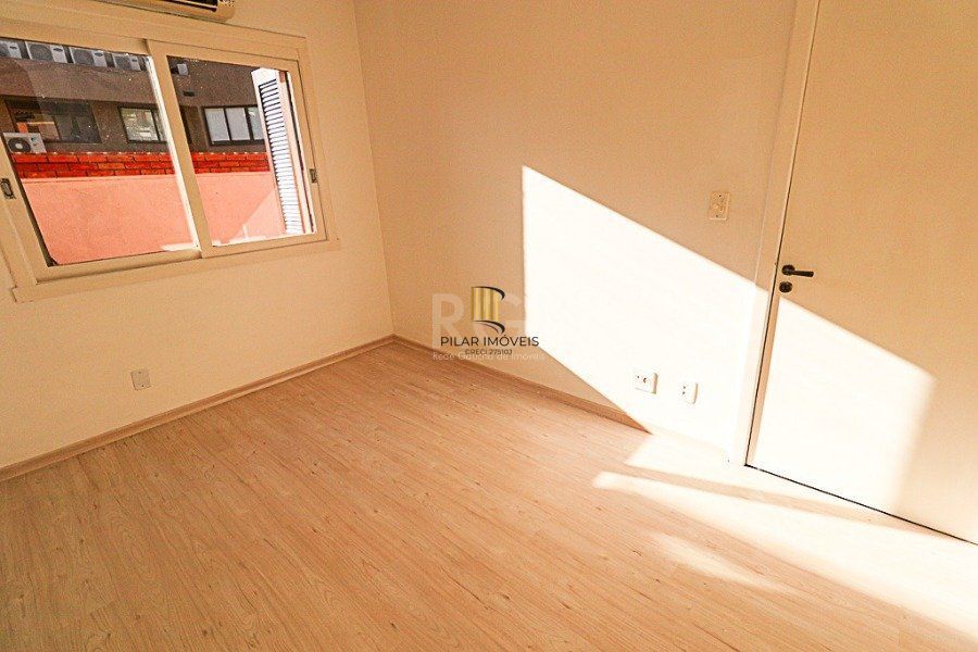 Excelente apartamento de 3 dormitórios , uma suíte , próximo ao Grêmio Náutico União de Petrópolis,