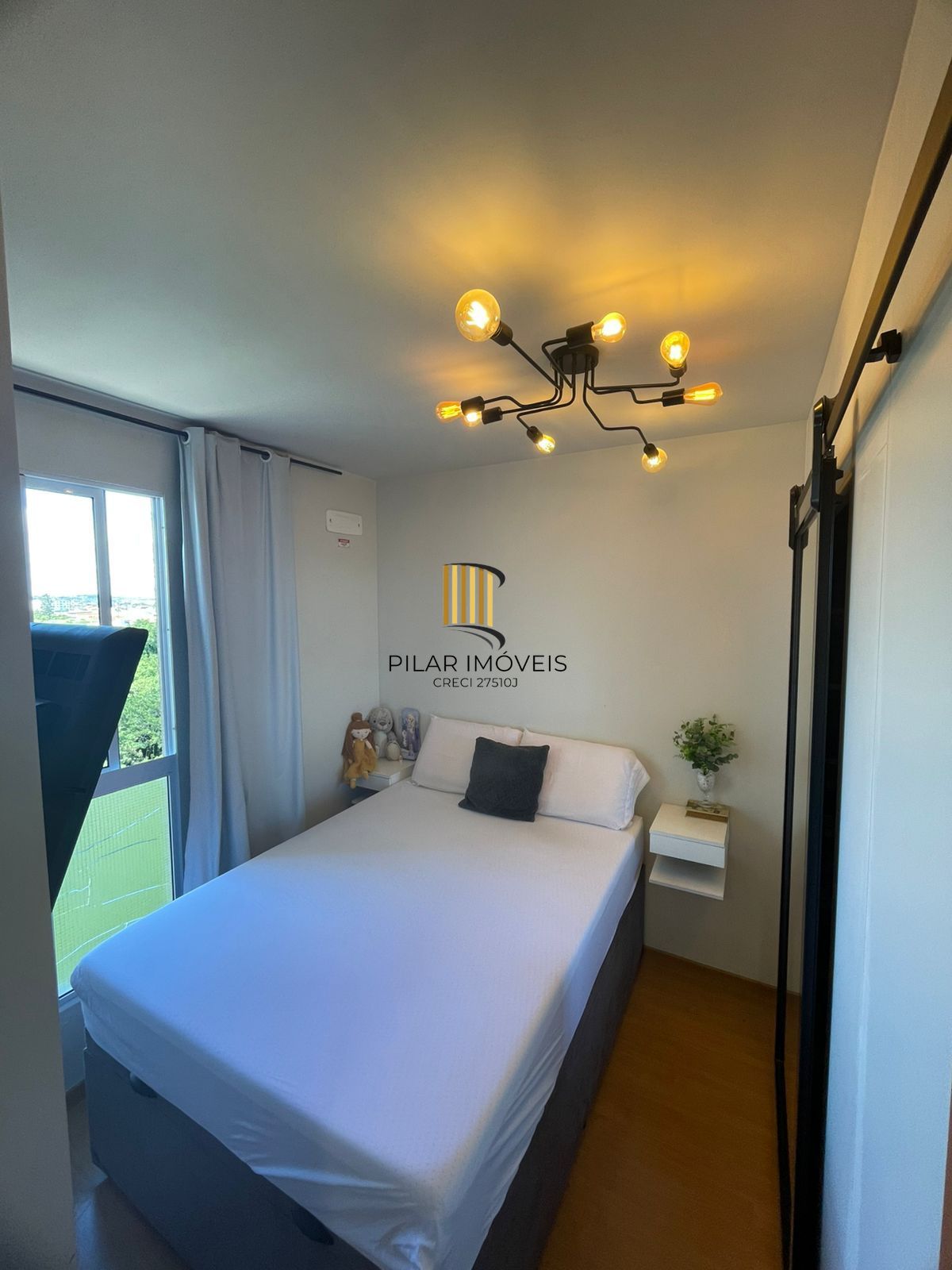 Apartamento 02 dormitórios com sacada com churrasqueira