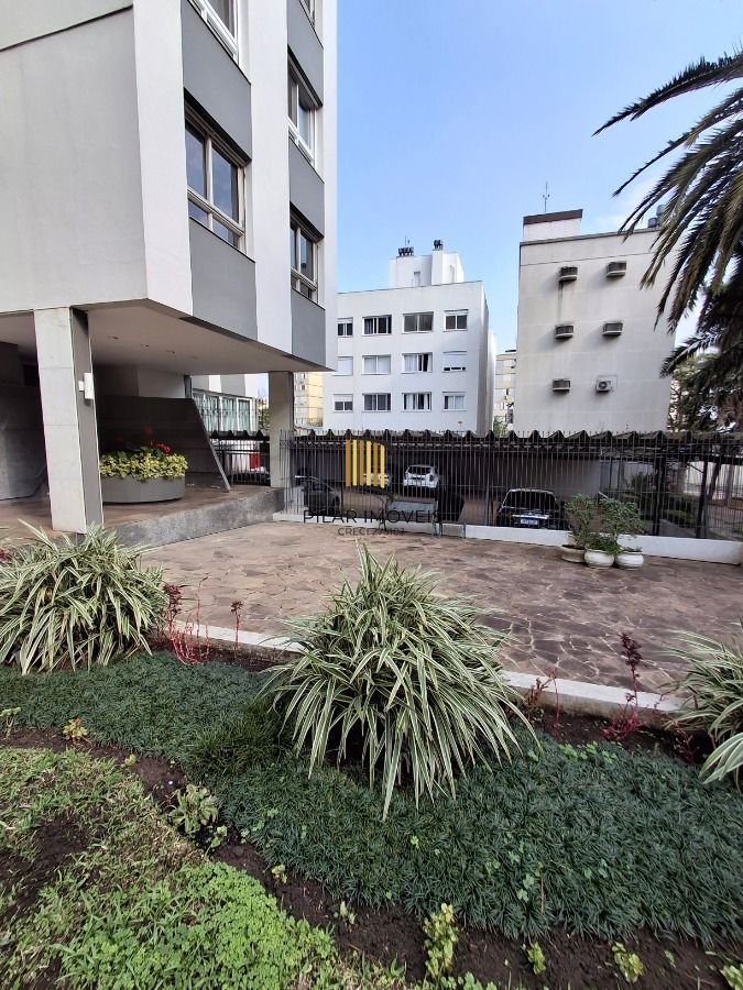 Apartamento de 2 dormitórios 76,90 m² de área privativa, com living para 2 ambientes com piso em tabuão
