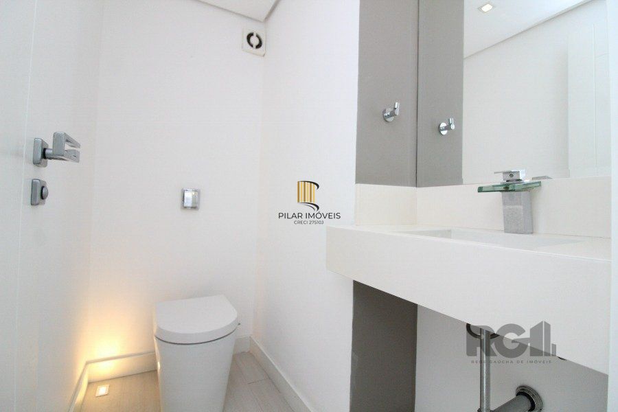 Venda Apartamento 3 quartos,  no bairro Moinhos de Vento com 2 banheiros, 1 lavabo, sem garagem