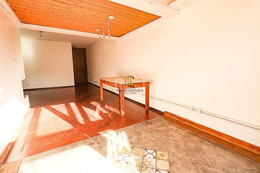 Excelente apartamento de 3 dormitórios , uma suíte , próximo ao Grêmio Náutico União de Petrópolis,