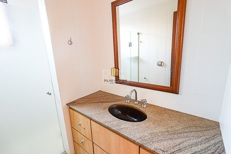 Excelente apartamento de 3 dormitórios , uma suíte , próximo ao Grêmio Náutico União de Petrópolis,