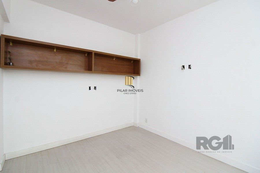 Venda Apartamento 3 quartos,  no bairro Moinhos de Vento com 2 banheiros, 1 lavabo, sem garagem