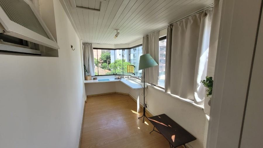 Apartamento para Venda -  1 dormitório amplo com 59,00m², 1 vaga - Rio Branco junto ao parcão, moinhos de vento
