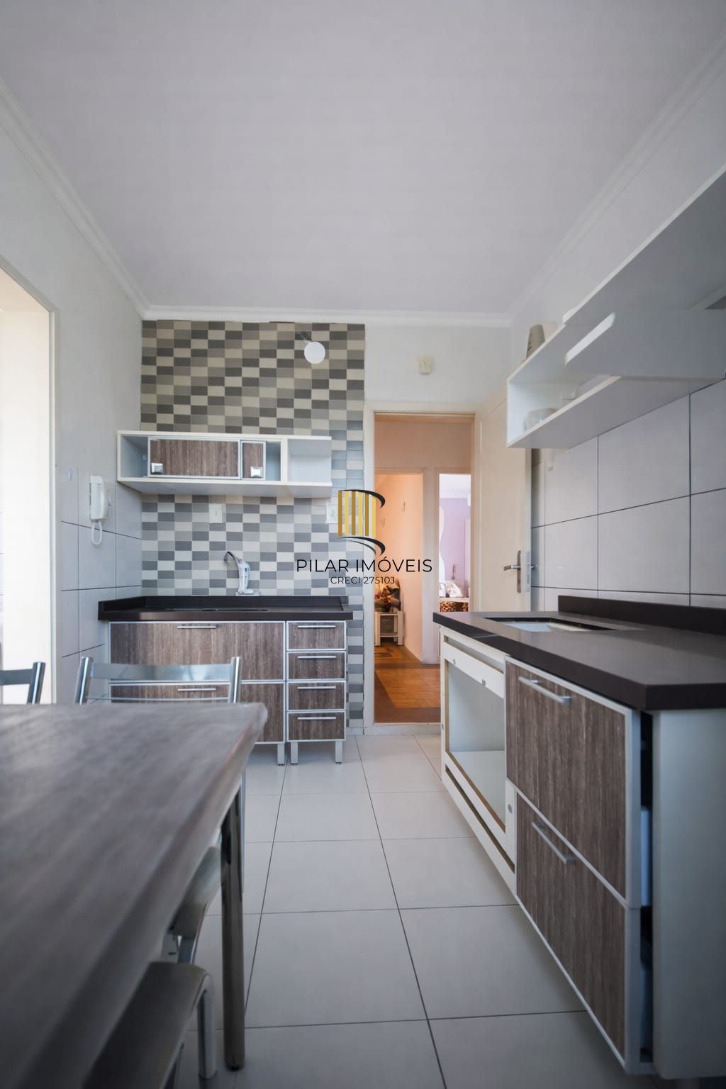 Excelente apto. recém reformado, de 03 dorms,75,64m2 Bairro Navegantes