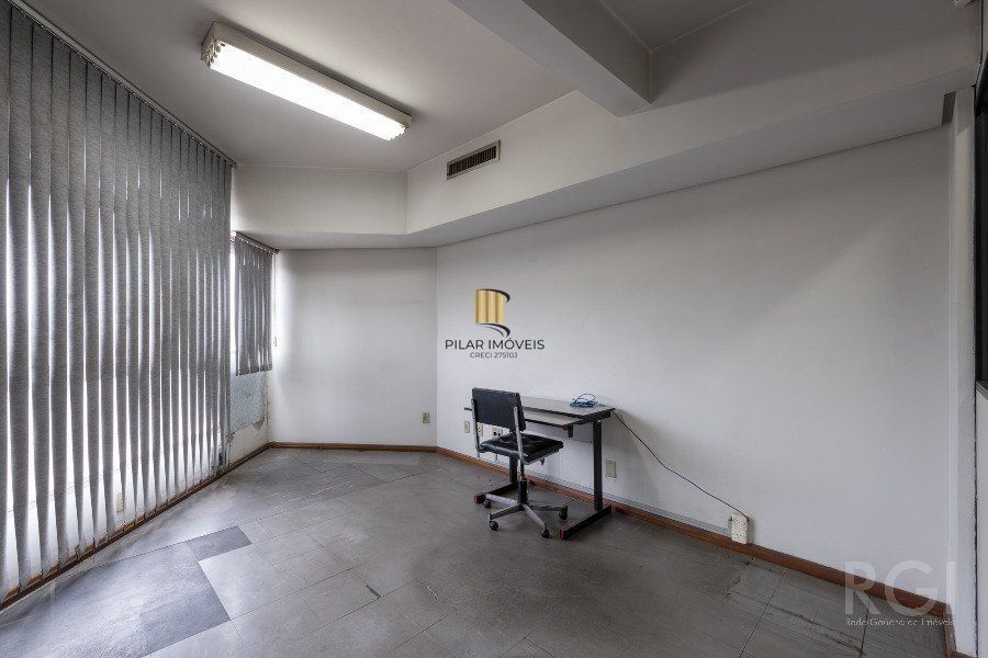 Predio para Venda - 2203.23m², 0 dormitórios, 30 vagas - São João