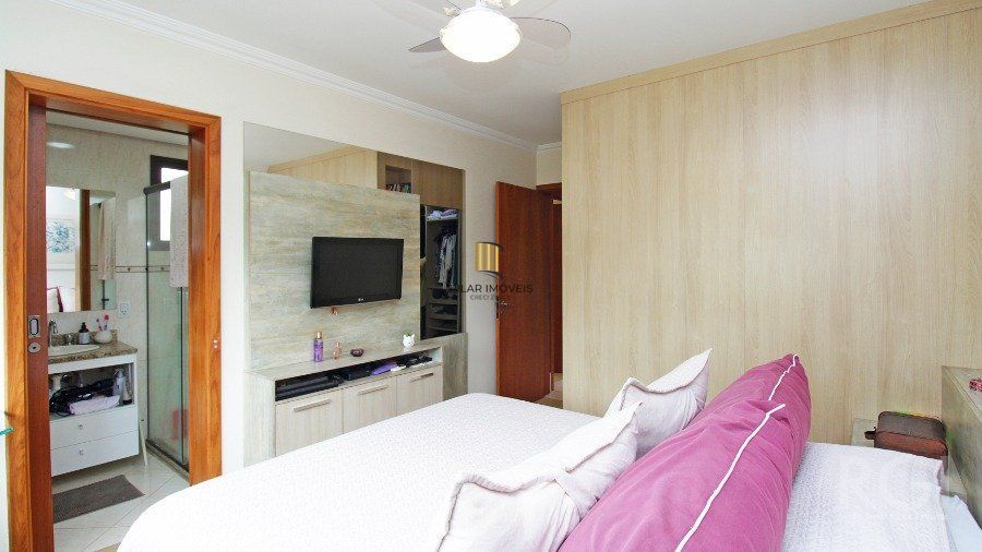 Apartamento para Venda  -  2 dormitórios,  1 suite,  andar alto,  LAREIRA, CHURRASQUEIRA 2 vagas - Petrópolis