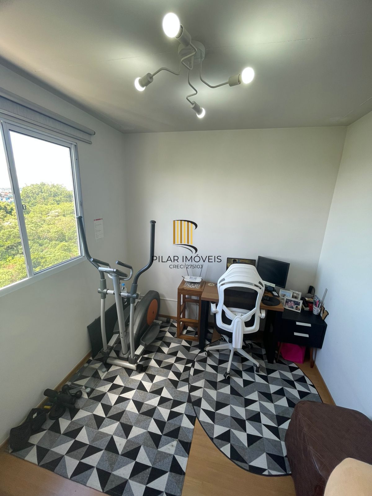 Apartamento 02 dormitórios com sacada com churrasqueira