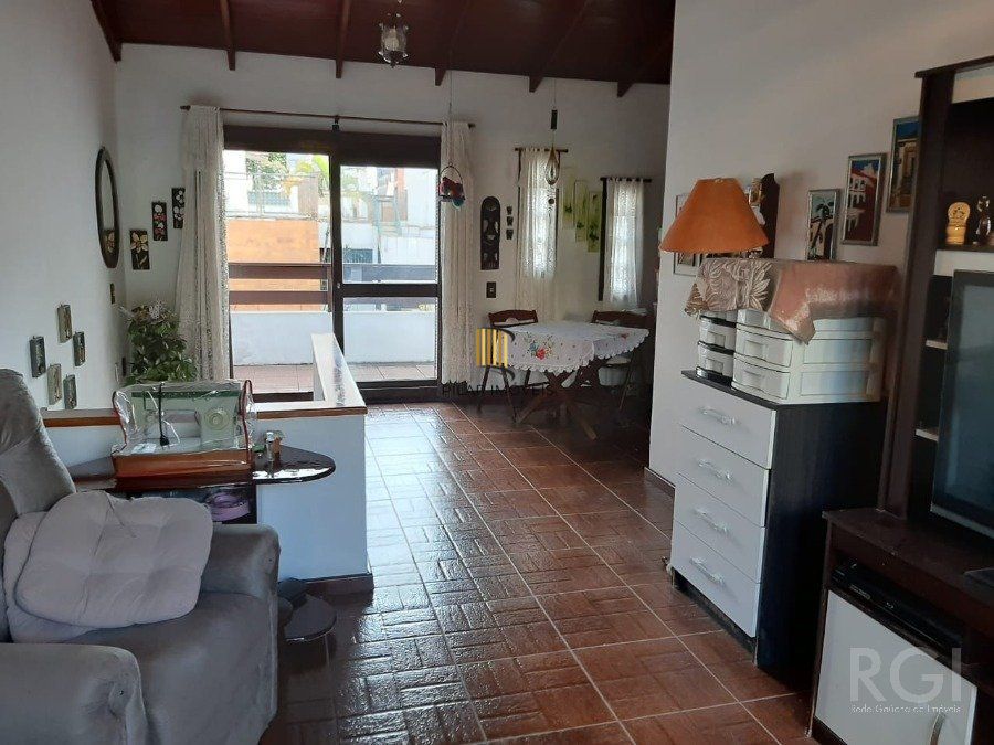 Casa para Venda - 136.6m², 4 dormitórios, 2 vagas - Rio Branco