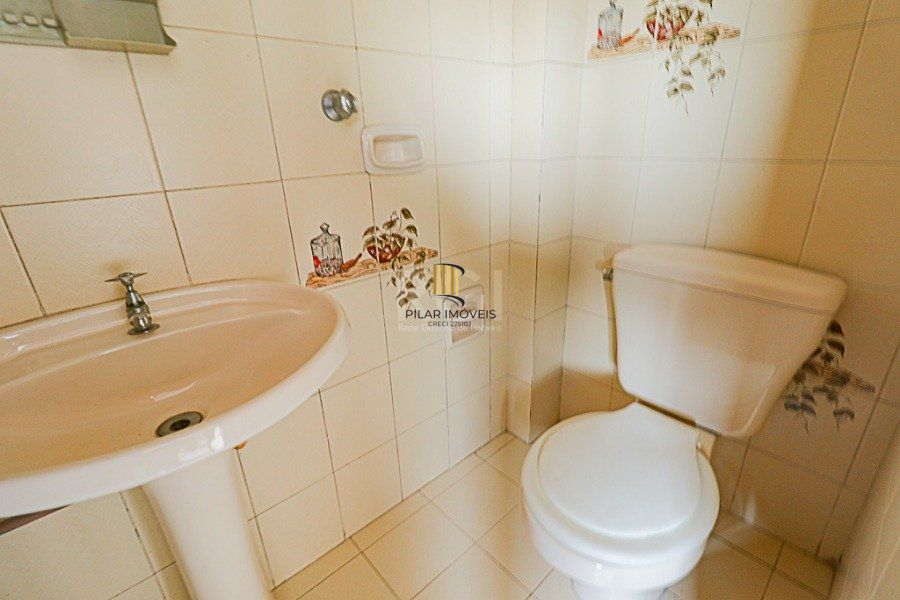 Excelente apartamento de 3 dormitórios , uma suíte , próximo ao Grêmio Náutico União de Petrópolis,