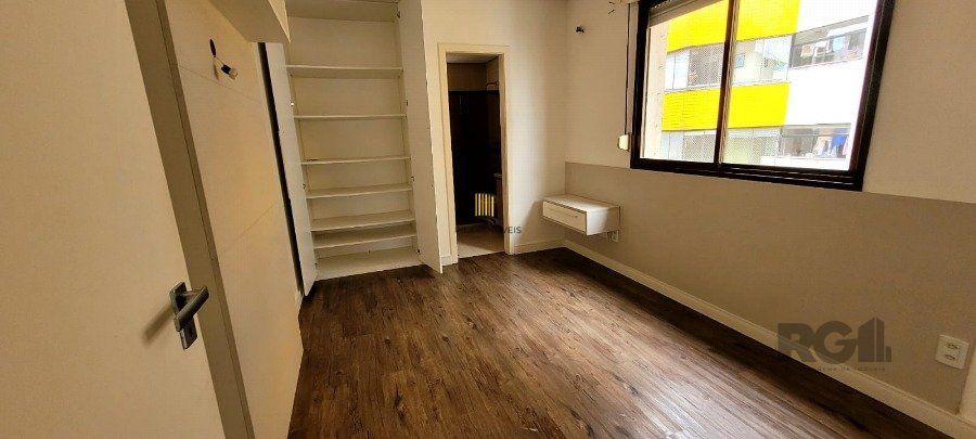 Apartamento a venda 2 dormitórios com churrasqueira, 1 suite, elevador e garagem,  bairro Santana, Porto Alegre RS