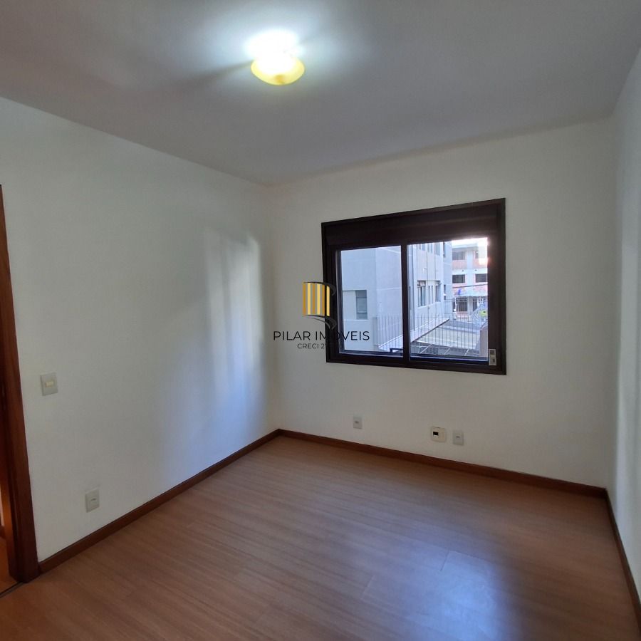VENDA apartamento de 3 dormitórios, no bairro Moinhos de Vento, com 158 m² de área privativa