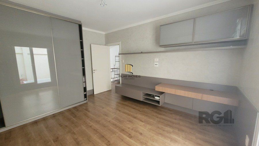 Venda, casa com 3 dormitórios, sendo 2 suítes, piscina, opção para 4º dormitório, 4 vagas, na Chácara das pedras, Porto Alegre RS