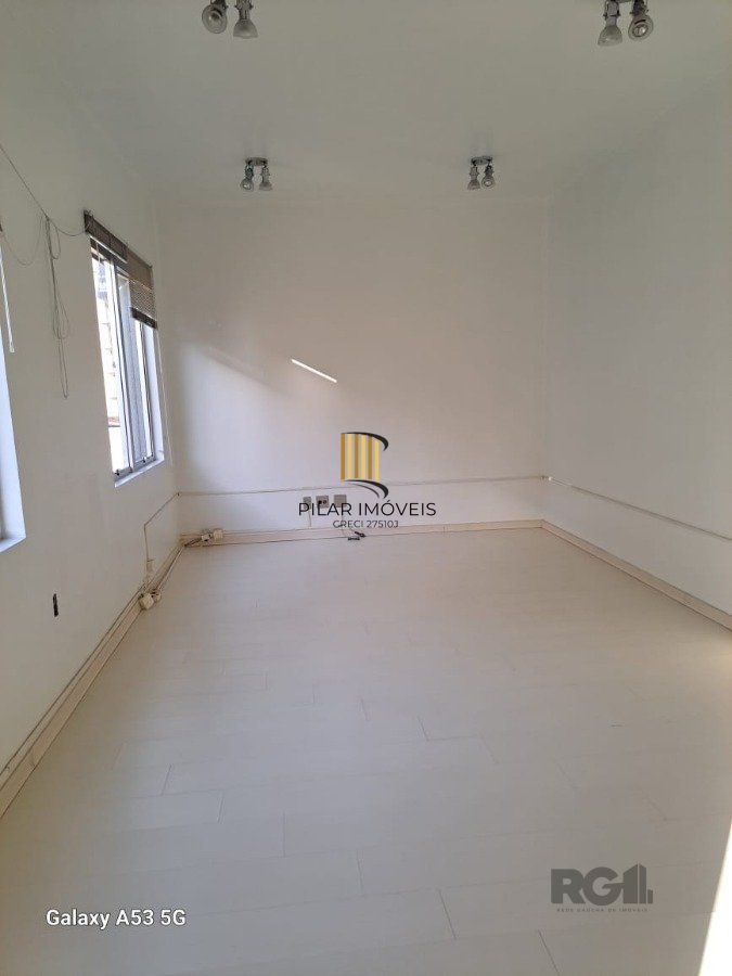 SALA COM 32,27 M2 NO MOINHOS VENTO 1 VAGA