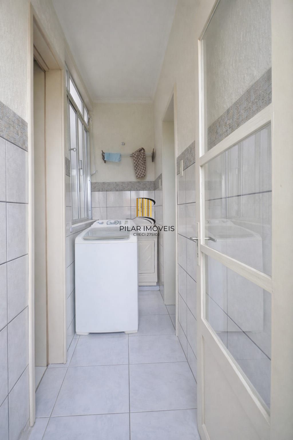 Excelente apto. recém reformado, de 03 dorms,75,64m2 Bairro Navegantes