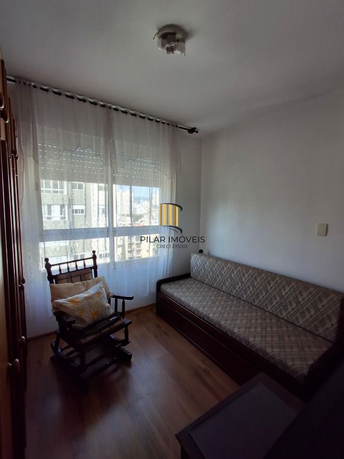 Apartamento de 2 dormitórios 76,90 m² de área privativa, com living para 2 ambientes com piso em tabuão