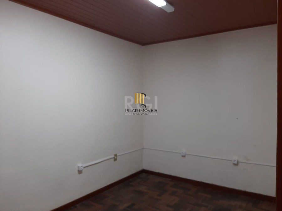 Casa para Venda - 150m², 3 dormitórios, sendo 1 suites, 4 vagas - Floresta