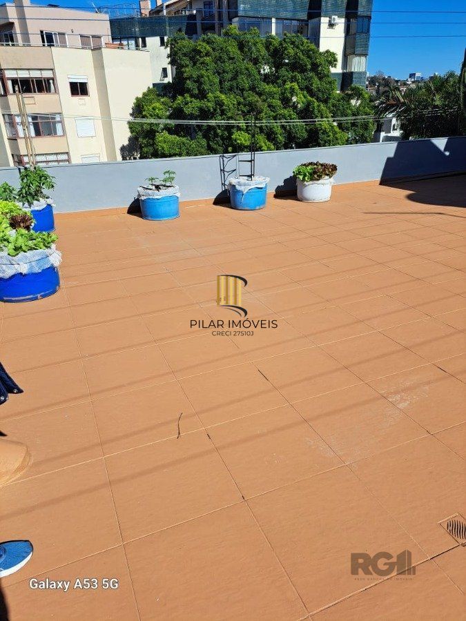 CASA MISTA NA JOSE GERTUM COM 379M2 E 170 LOCAVEL