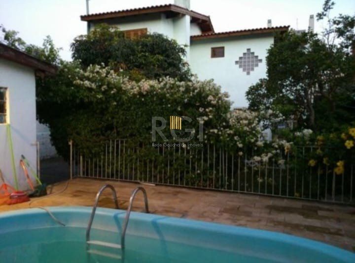 Casa para Venda - 200m², 3 dormitórios, sendo 3 suites, Jardim Botânico