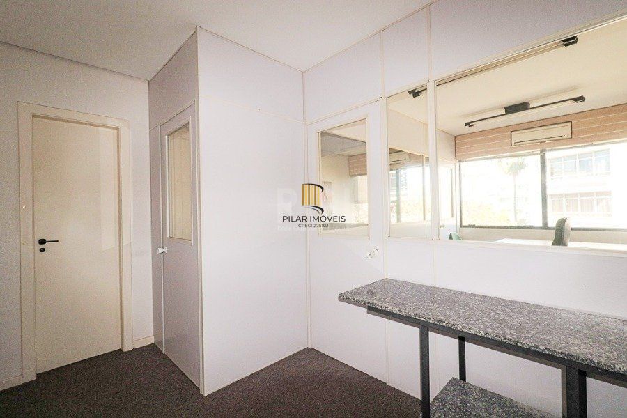 Conjunto/Sala para Venda - 37.14m², 0 dormitórios, Petrópolis