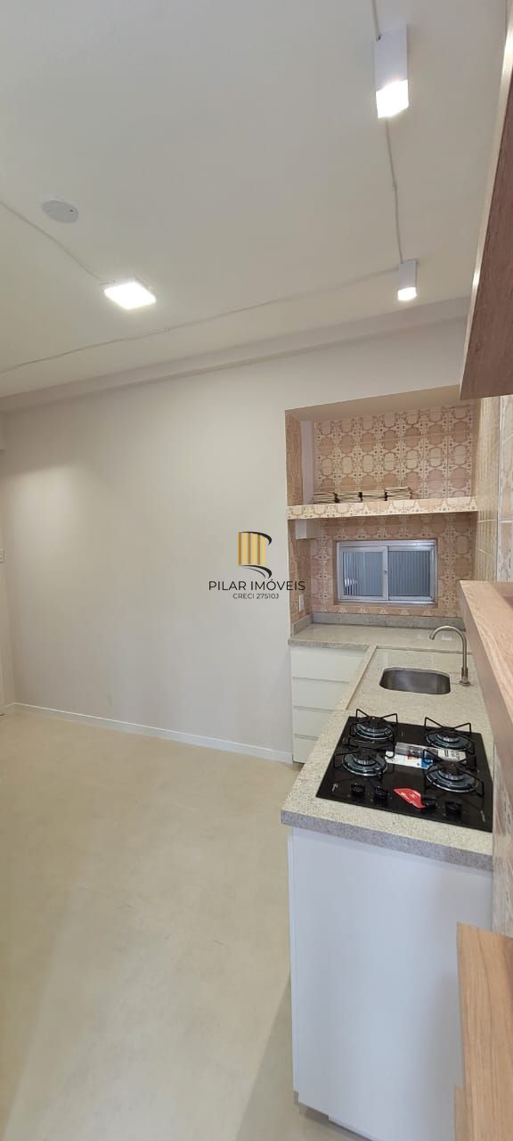 Venda apartamento totalmente reformado, 3 dormitórios living amplo, ótima iluminação, lareira ecológica, centro histórico