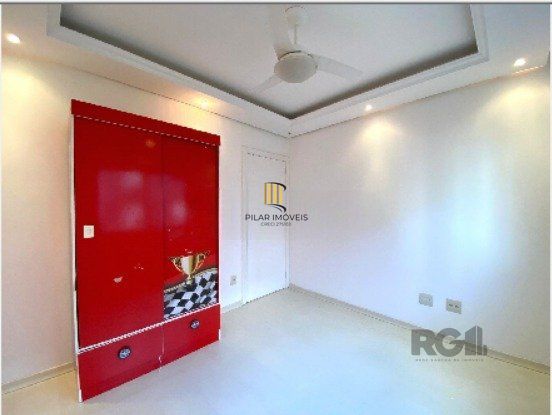 Venda apartamento com 3 dormitórios, 1 suíte e 2 vagas de garagem  lareira e churrasqueira Jardum Itu  Porto Alegre