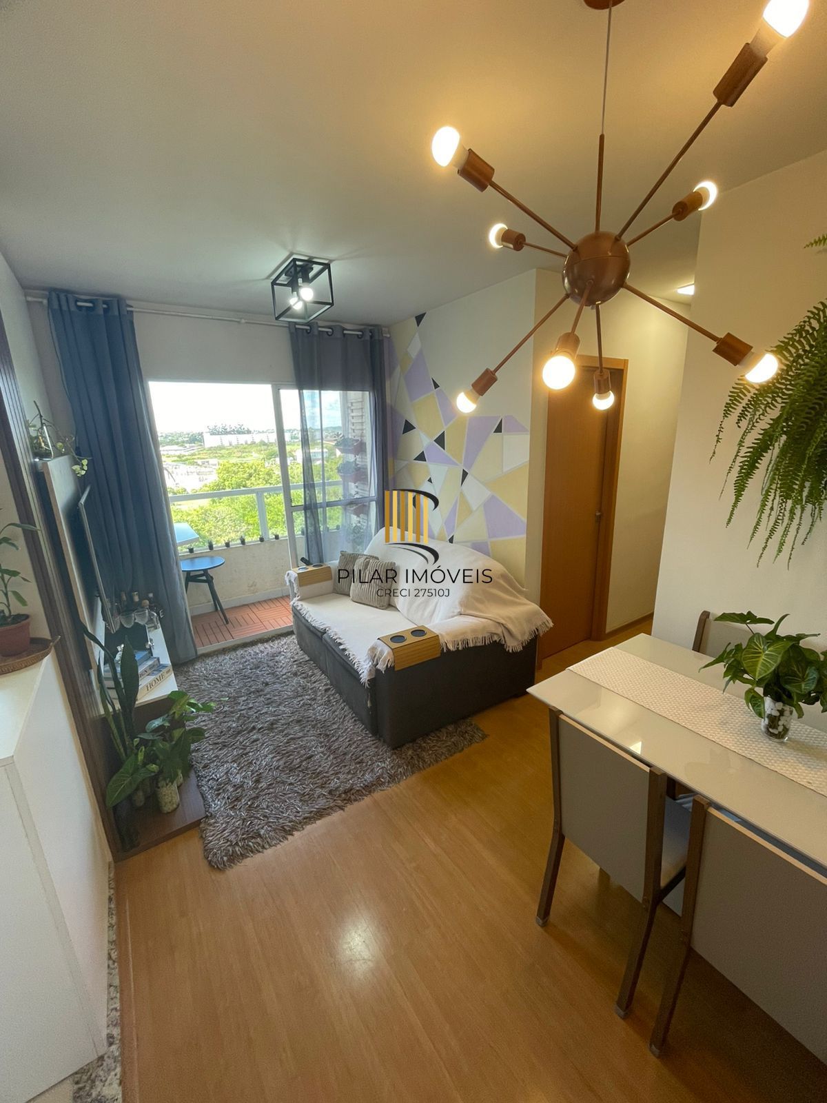 Apartamento 02 dormitórios com sacada com churrasqueira