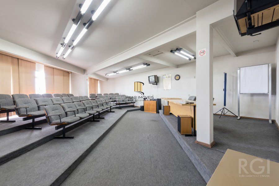 Predio para Venda - 2203.23m², 0 dormitórios, 30 vagas - São João - Pilar Imóveis