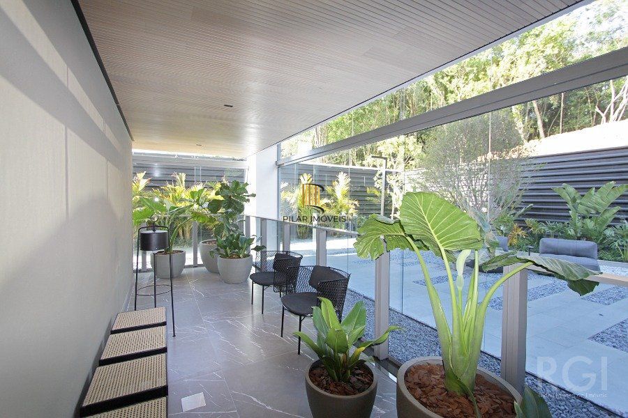 Apartamento para Venda - 230m², 3 dormitórios, sendo 3 suites, 3 vagas - Petrópolis