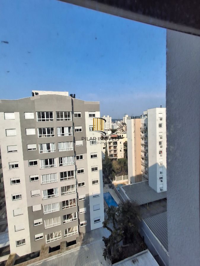 Apartamento de 2 dormitórios 76,90 m² de área privativa, com living para 2 ambientes com piso em tabuão