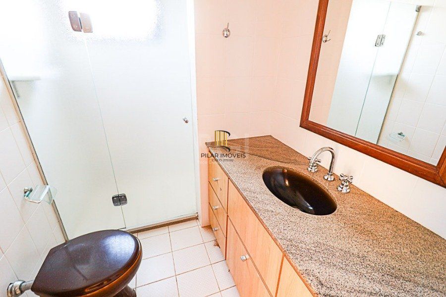 Excelente apartamento de 3 dormitórios , uma suíte , próximo ao Grêmio Náutico União de Petrópolis,