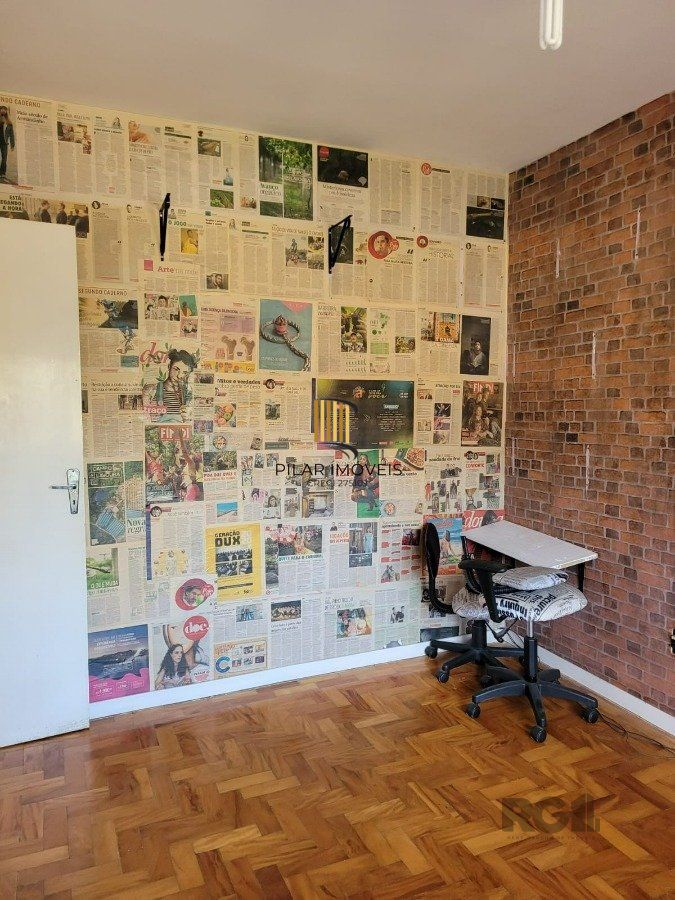 Apartamento 2 dormitórios com vaga no Bairro Cristal.